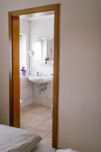 Bathroom 5, Hotel Vogtareuther-Hof, Rosenheim