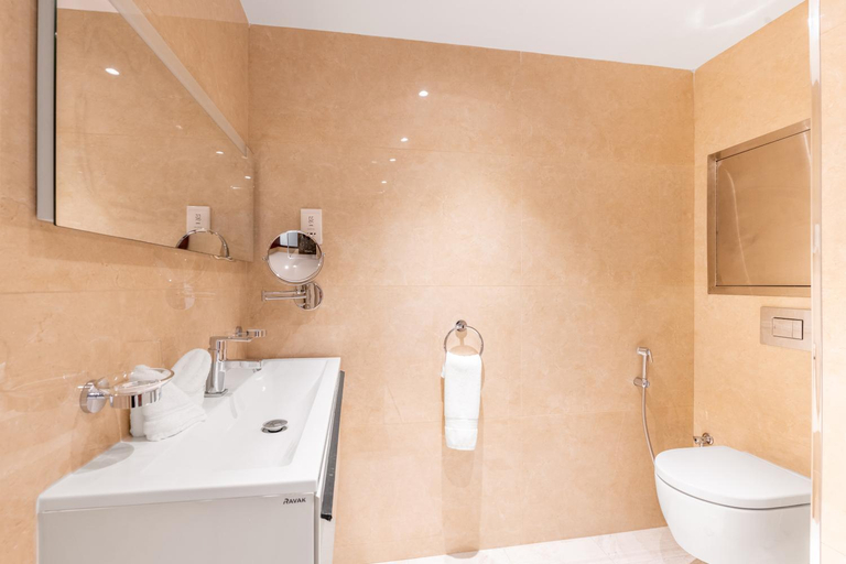 Bathroom 3, Deluxe Retreat JBR ~ Million Dollar View ~ Balcony, Dubai