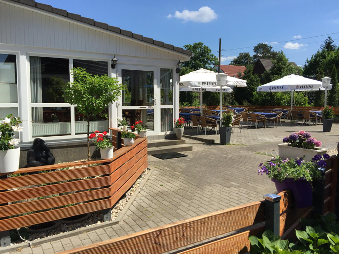 Others 4, Hotel Normandie, Oberhavel