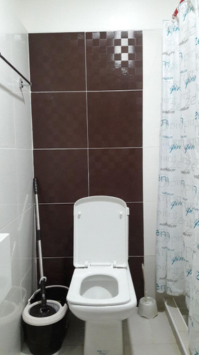 Bathroom 4, Fully Furnished Condo with Fast WIFI , Mandaue City