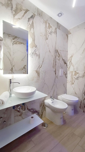 Bathroom 4, Puteoli Palace Hotel, Napoli
