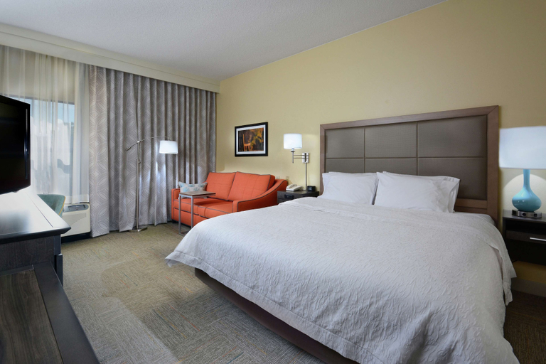 Bedroom 3, Hampton Inn Martinsville, Henry