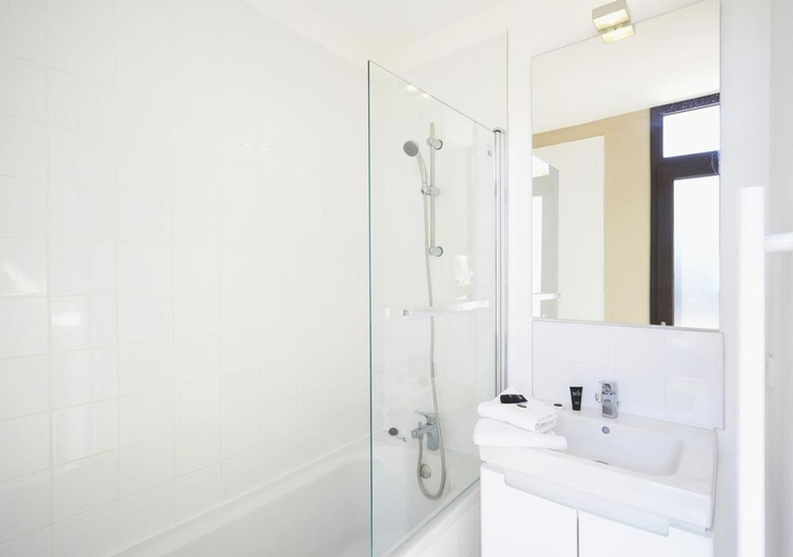 Bathroom 4, Residence Goelia Les Carrats, Aude