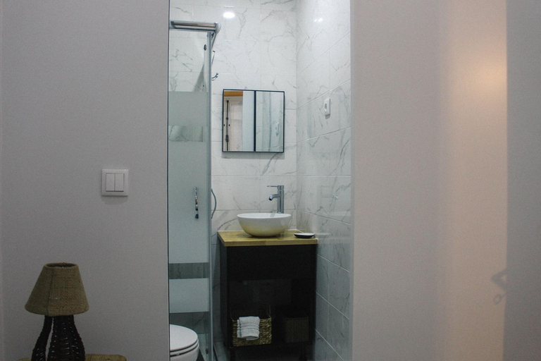 Bathroom 3, Siglas & Runas II, Póvoa de Varzim