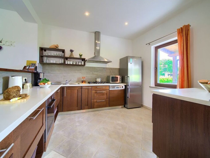 Private kitchen 5, Villa Tara With a Beautiful Heated Pool, Dobrinj