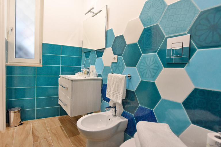 Others 5, A' Treglia B&B, Salerno