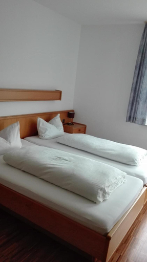 Bedroom 4, Hotel Restaurant Hirsch, Alb-Donau-Kreis