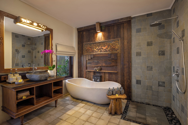 Bathroom 12