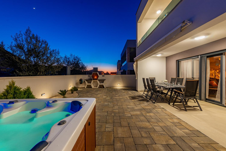 Facilities 2, Villa Elite, Vir