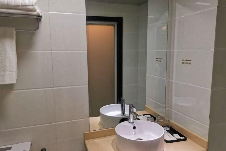 Bathroom 5, Hua'erzi Hotel, Shaoxing