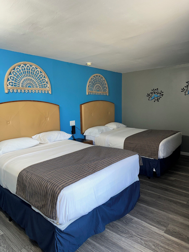 Bedroom 2, Travel Inn & Suites, Lyon