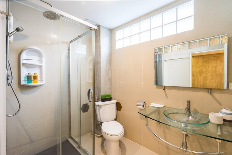 Bathroom 19