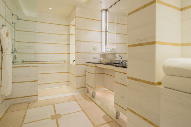 Bathroom 12