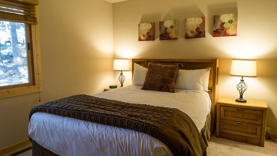 Bedroom 2, Overwhelming Charm, Overlooking the Village, Placer