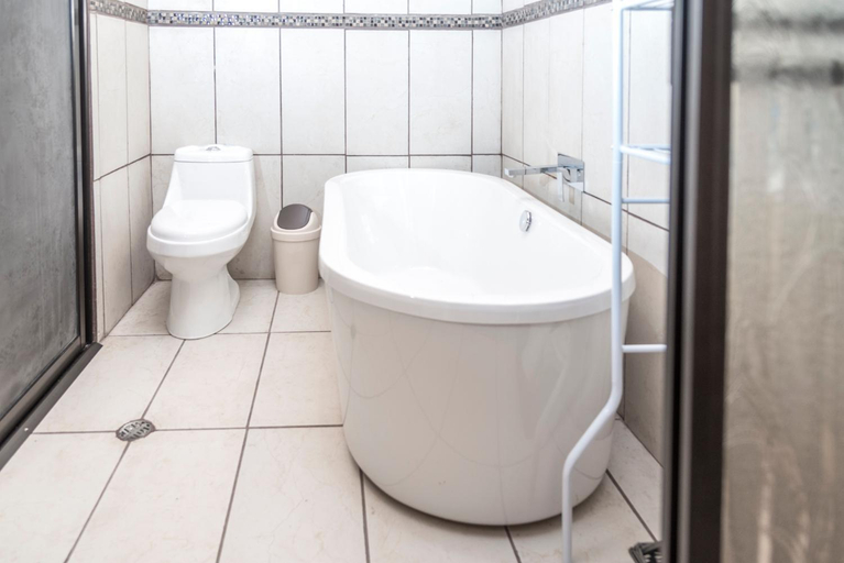 Bathroom, Calas Lodge, Valverde Vega