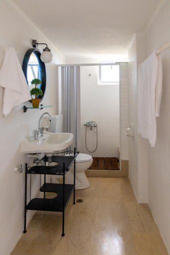 Bathroom 1, Memi Houses, Peloponnese