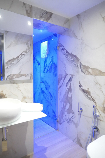 Bathroom 4, Puteoli Palace Hotel, Napoli