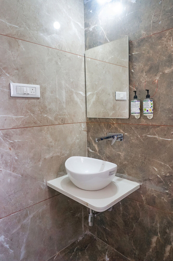 Bathroom 4, Fabhotel Prime Athiti Delight Stay, Pune