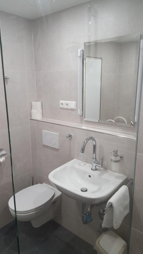 Bathroom 3, Apartmenthaus Salzburger Hof, Berchtesgadener Land