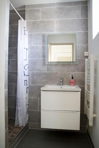 Bathroom 3, Le TropiCool, Doubs