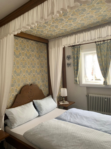 Bedroom 2, Hotel zum Riesen - alteste Furstenherberge Deutschlands, Miltenberg
