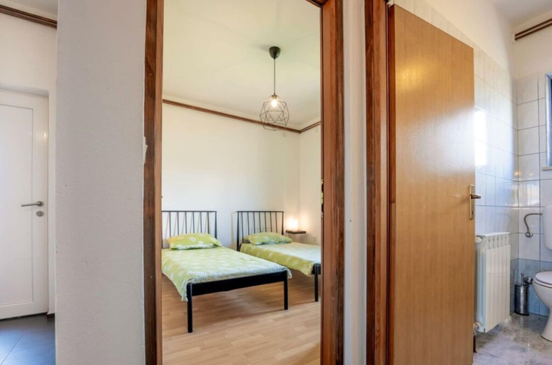 Room 5, Villa Pupos Comfortable Holiday Residence, Barban