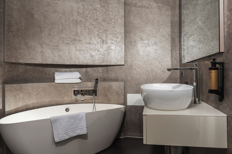 Bathroom 5, The Regent Boutique Hotel & SPA