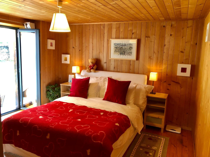 Bedroom 2, Magnifique Maison pres du centre, Conthey