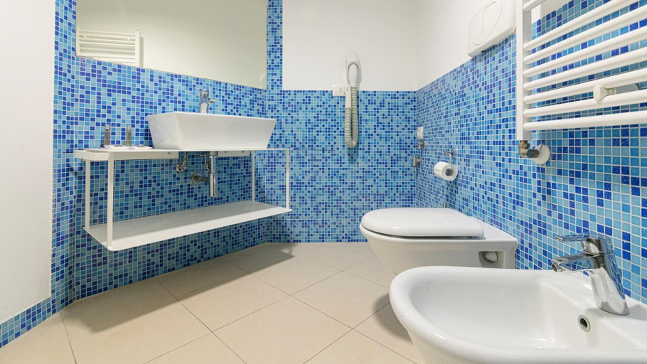 Others 2, Residenza Excelsior 801, Chieti
