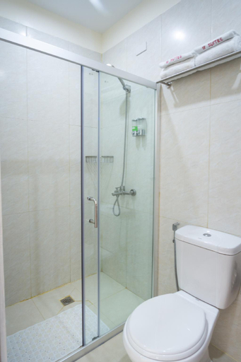 Bathroom 11