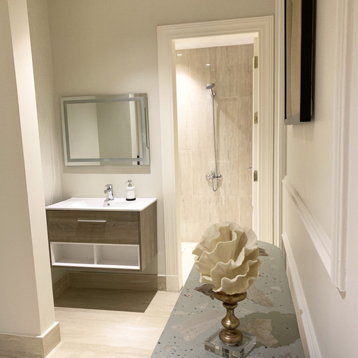 Bathroom 4, Kease Ghadeer B-1 Royal touch AX25, Riyadh