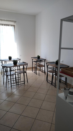 Others 5, Borgo Levante Camere, Rovigo