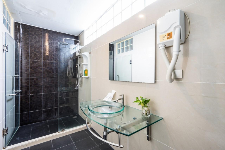 Bathroom 20