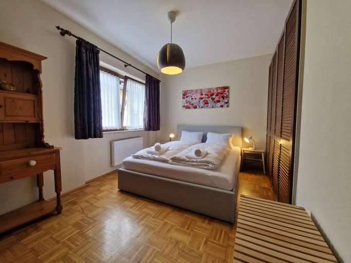 Bedroom 2, Apartment Centrum - Steinbock Lodges, Zell am See