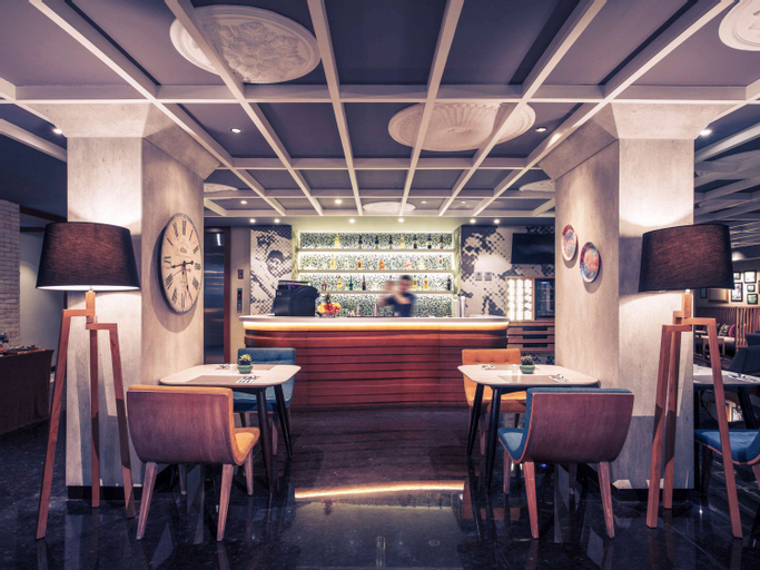 Food & Drinks 13