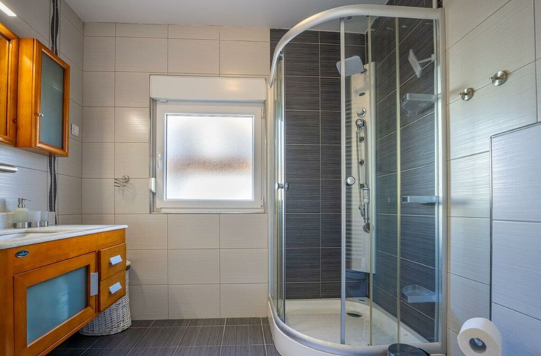 Bathroom 2, Gusto Comfortable Holiday Residence, Vodnjan