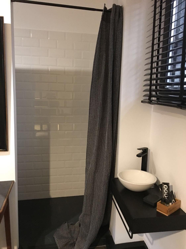 Bathroom 5, LaNave, Madrid