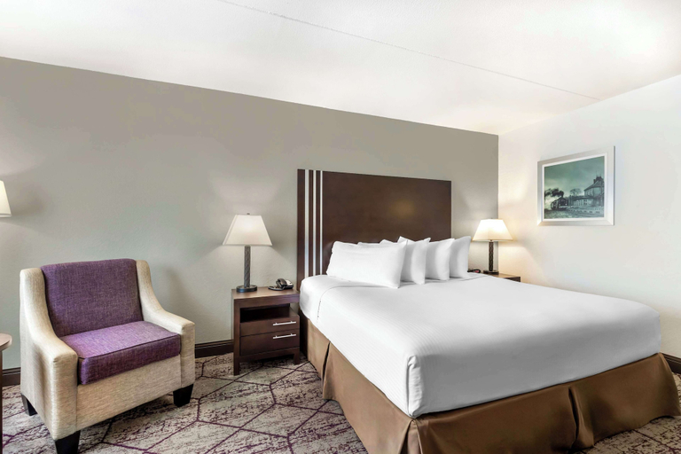 Bedroom 2, Best Western Plus Longbranch Hotel & Convention Center, Linn