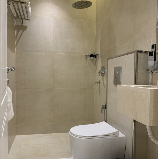 Bathroom 3, Kease Hittin B-1 Elegance AG20, Riyadh