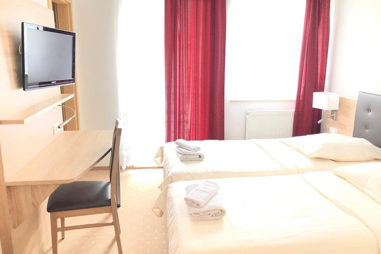 Bedroom 3, Hotel & Restaurant Miranda, Stormarn
