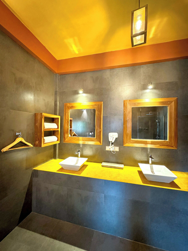 Bathroom 4, Art Yala, Thissamaharama