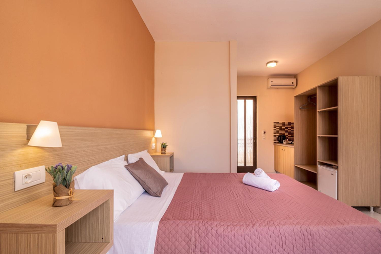 4, Aza Studios, Ionian Islands