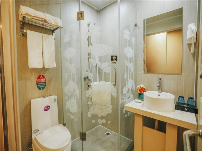 Bathroom, Greentree Alliance Hotel Shanghai Baoshan District, Shanghai