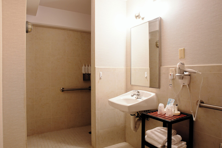 Bathroom 4, BEI San Francisco, Trademark Collection by Wyndham, San Francisco