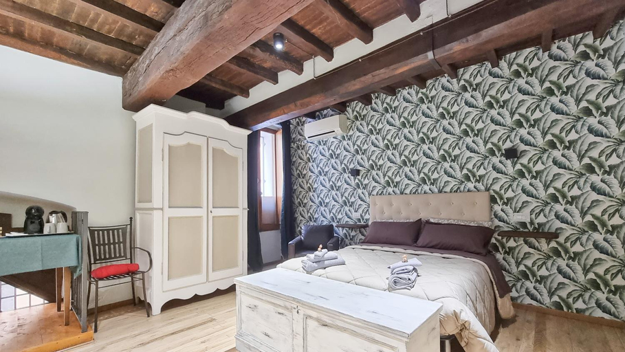 Others 3, Residenza dei Longobardi Affittacamere, Perugia