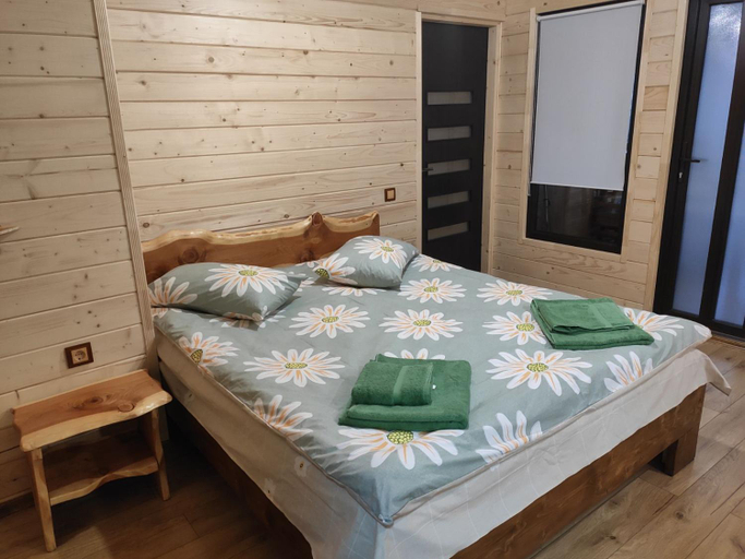 Bedroom 2, Нота Карпат, Skolivs'kyi