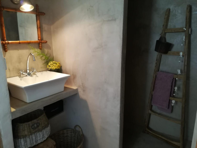 Others 5, La Ferme Constantin, Var