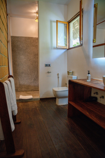 Bathroom 5, Maisha Nungwi, Kaskazini 'A'