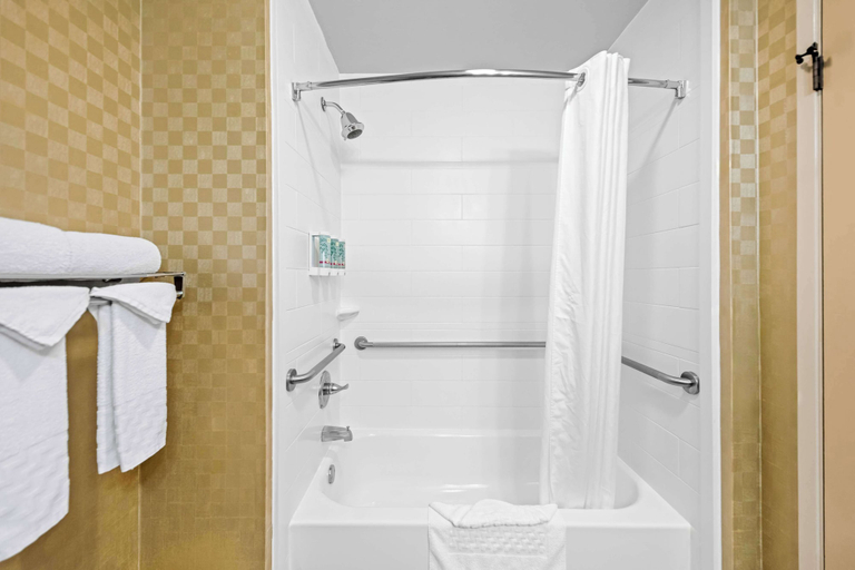 Bathroom 4, Best Western De Anza Inn, Monterey