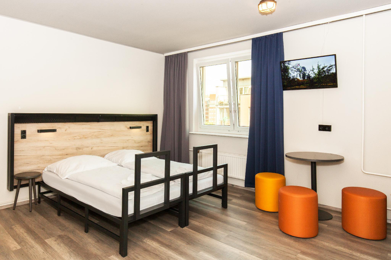 Bedroom 2, a&o Koln Neumarkt, Köln